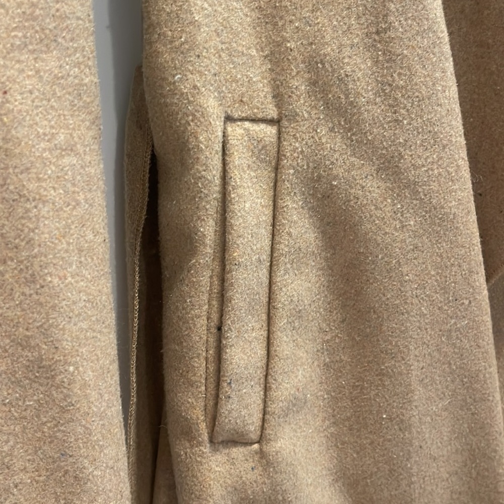 Lightweight Jacket - Picture 7 of 7